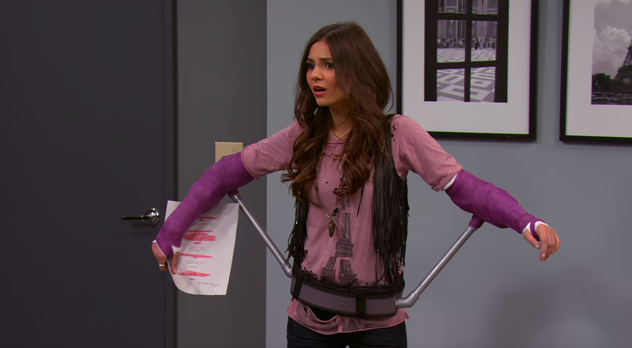 Tori Arm Cast Victorious